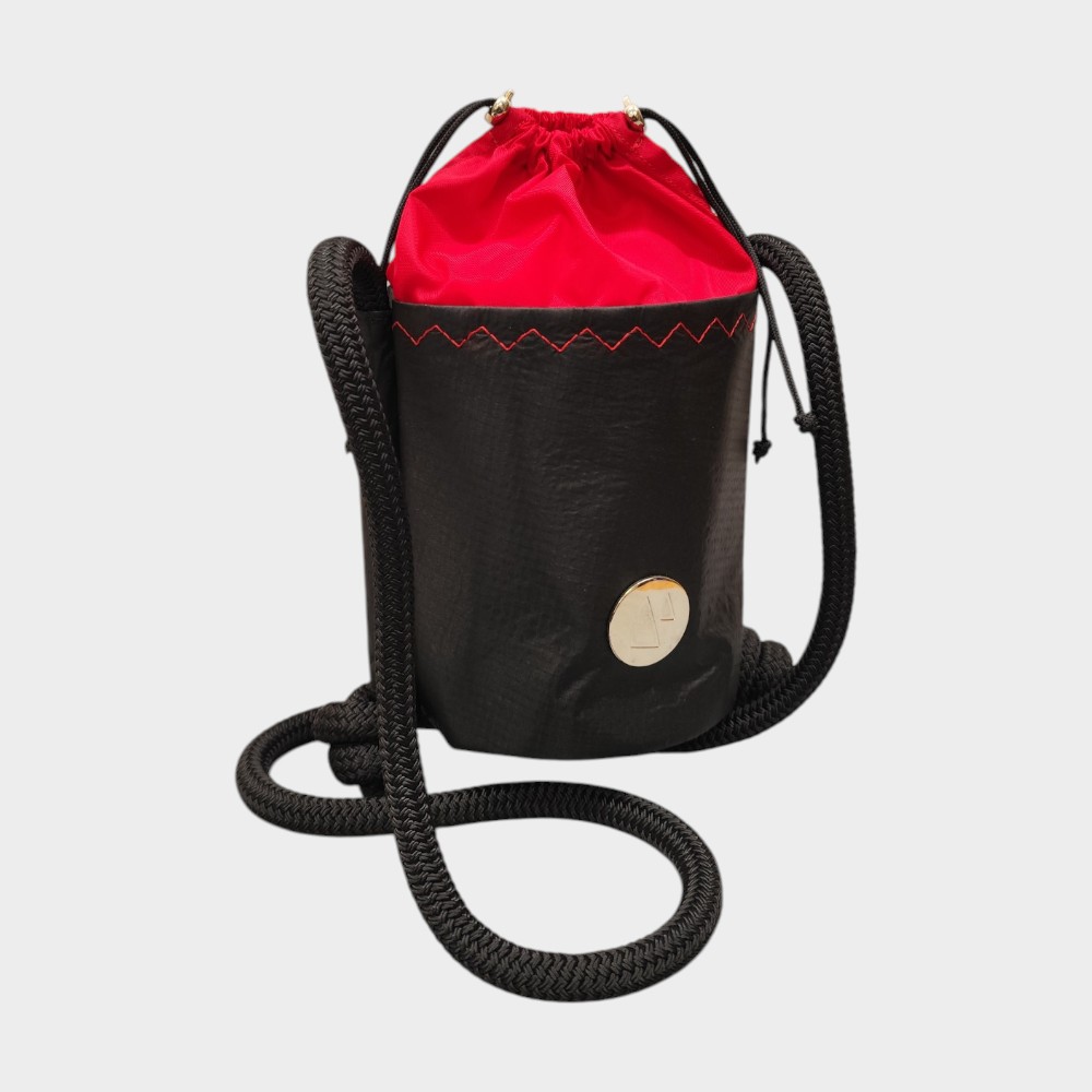 Strallo - Black & Red